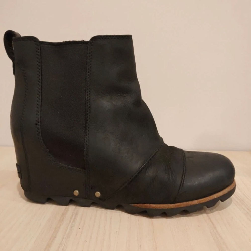 Sorel wedge boot 8